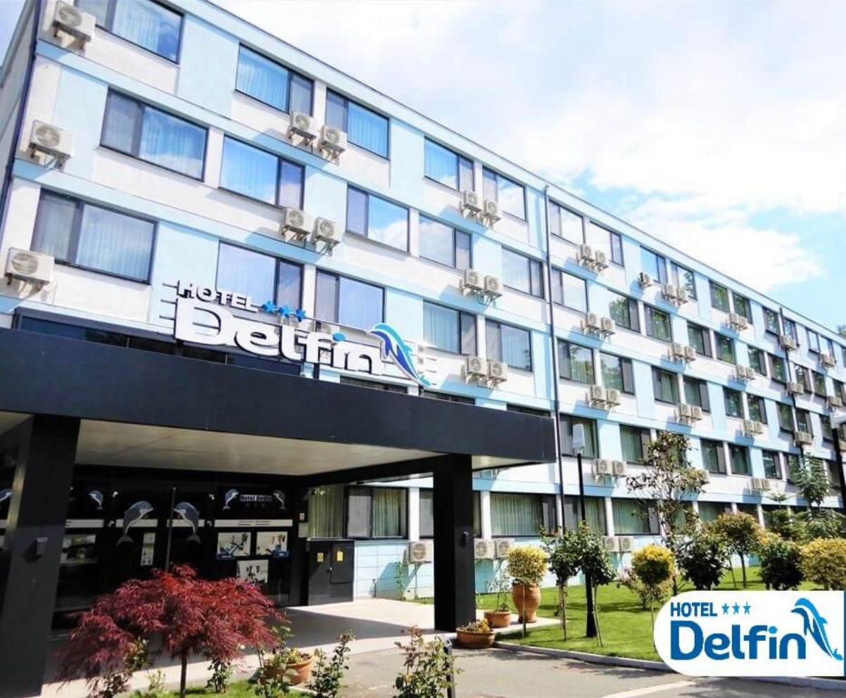 Fațada Hotel Delfin Mamaia (intrare)
